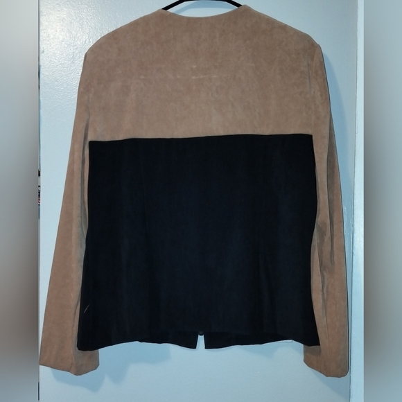 Dressbarn Tan and Black Women's Blazer - Picture 5 of 5